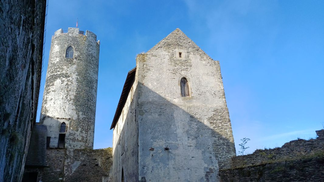 Hrad Bezděz s věží. Foto: Anna Petruželková