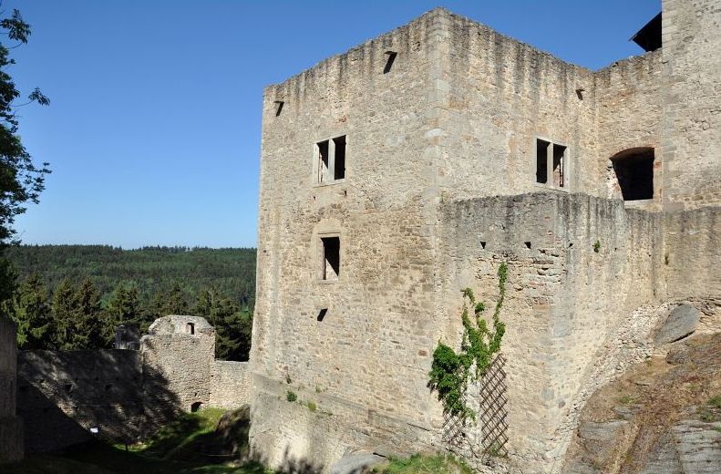 Hrad Landštejn. Foto: Petr Fabian. Zdroj: <a href="http://www.hrady-zriceniny.cz">Hrady-zříceniny.cz</a>