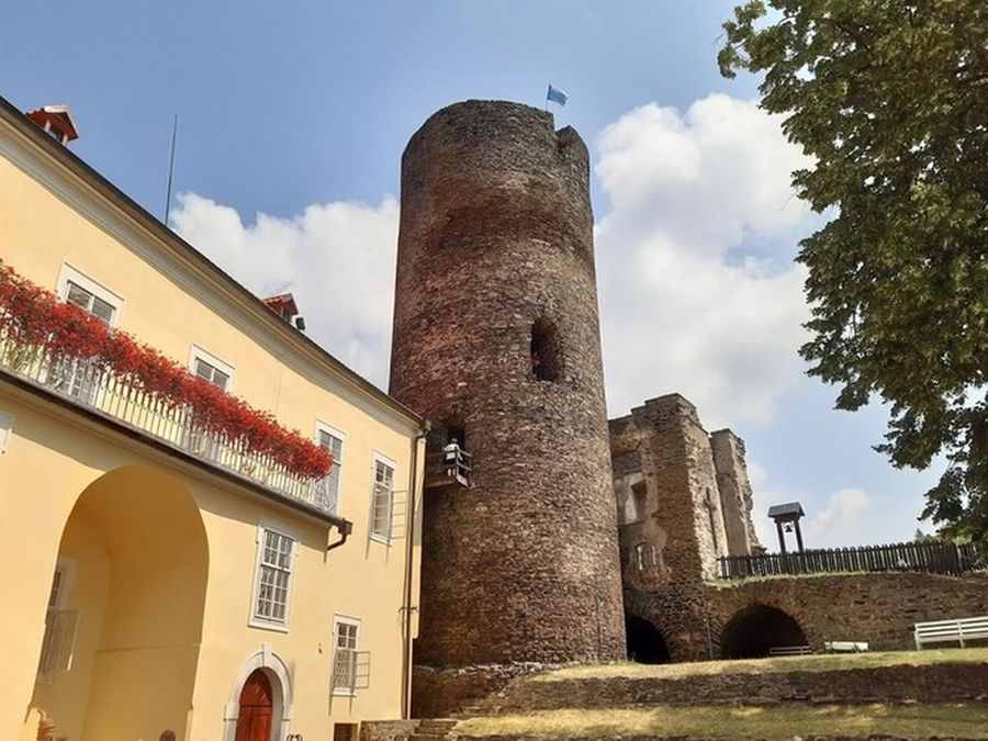 středověký hrad Svojanov