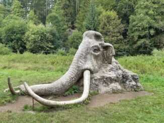 Socha mamuta u Rozštípené skály