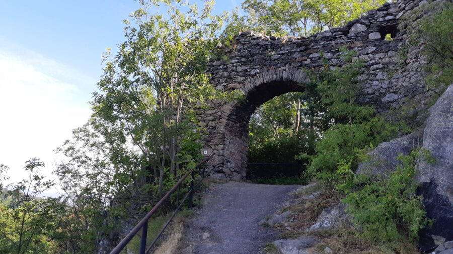 vstup do hradu Andělská Hora 