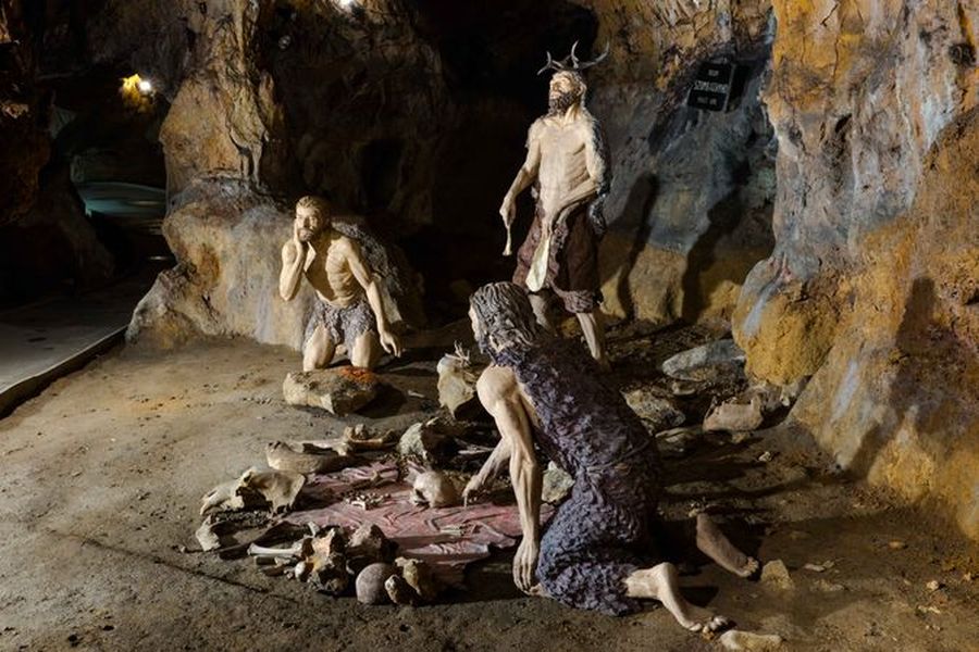 Mladečské jeskyně a Dóm mrtvých