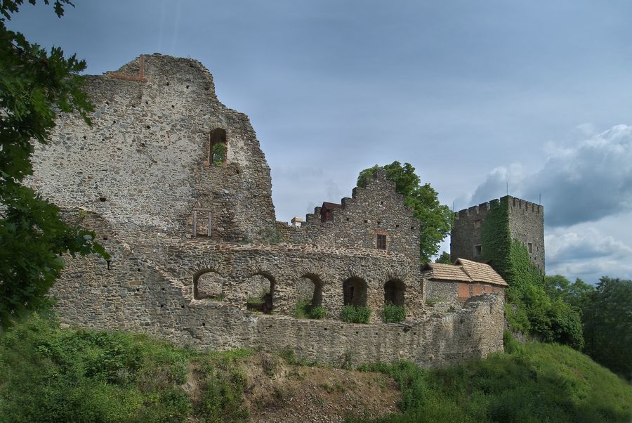 Hrad a zámek Klenová