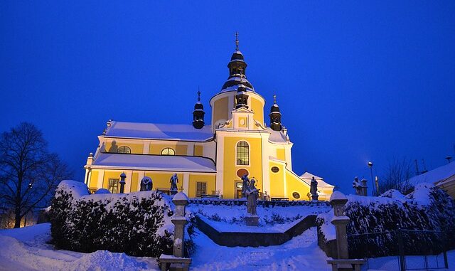 Zima, kostel, osvětlení