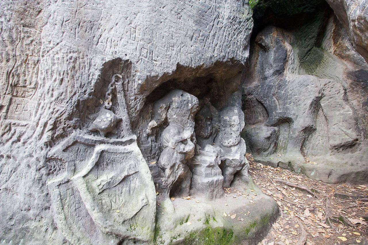 Trpaslíci kovající zbraně