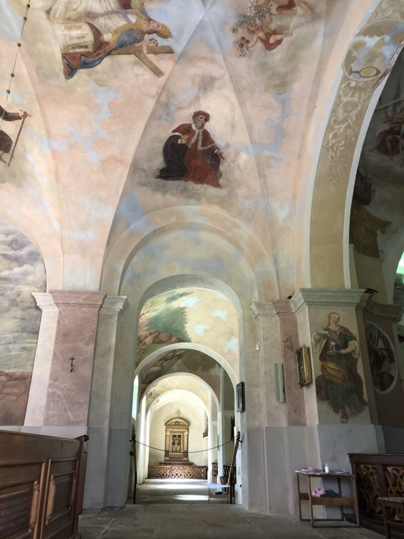 Interiér kostela - vrch Křemešník