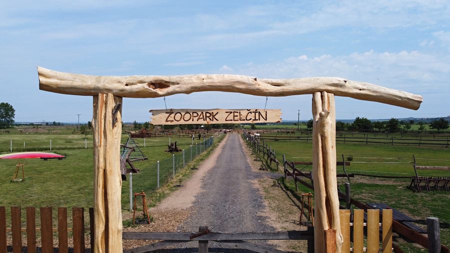 vstup do Zooparku Zelčín