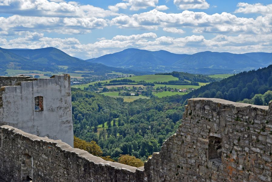 výhled z hradu Hukvaldy