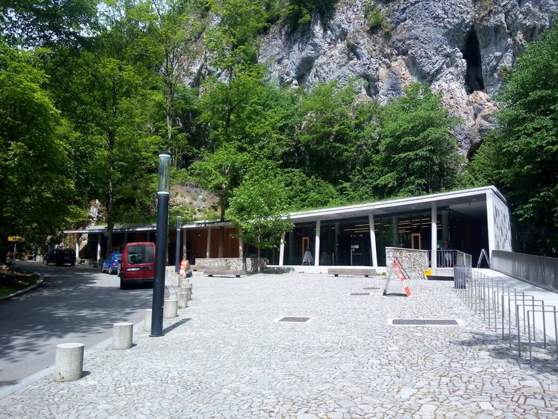 Správní budova Punkevních jeskyní. Foto: Jaroslav Šanda. Zdroj: Správa jeskyní ČR