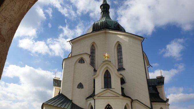 Poutní kostel sv. Jana Nepomuckého na Zelené hoře. Foto: Anna Petruželková