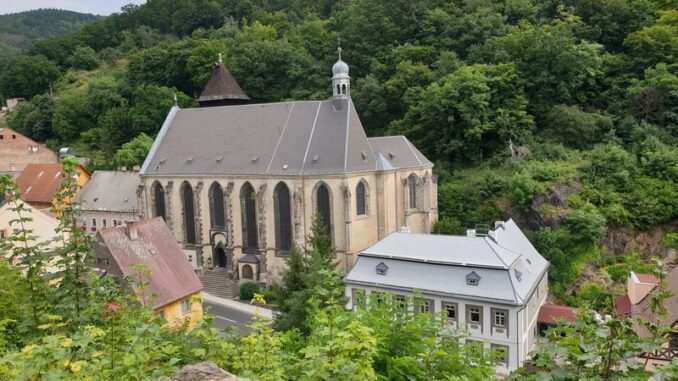Výhled na kostel Nanebevzetí Panny Marie v Krupce. Foto: Anna Petruželková