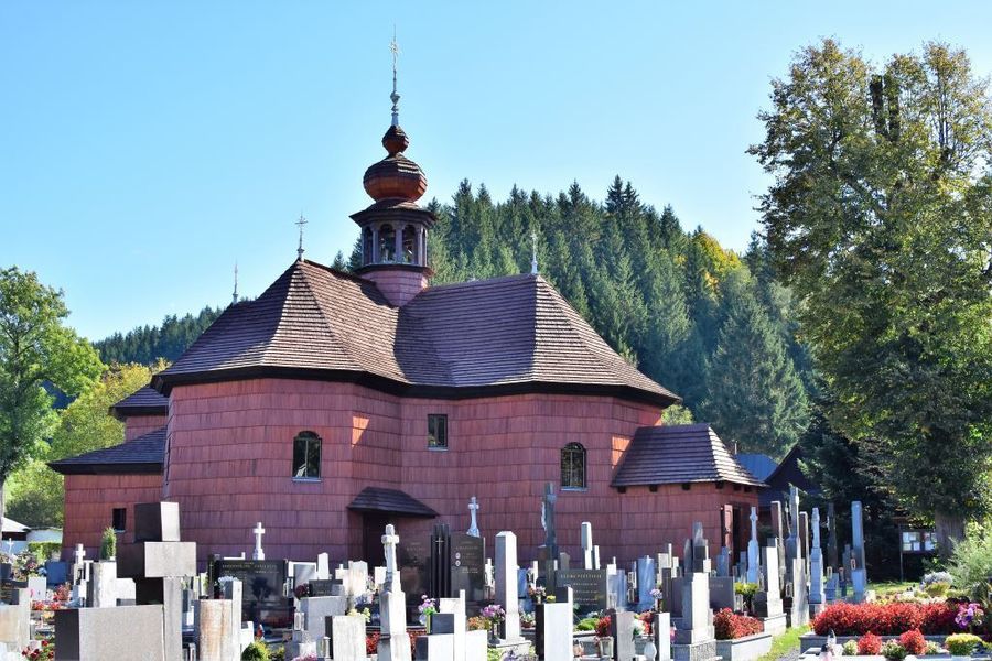 Velké Karlovice a Kostel Panny Marie Sněžné. Zdroj: Centrála cestovního ruchu Východní Moravy 