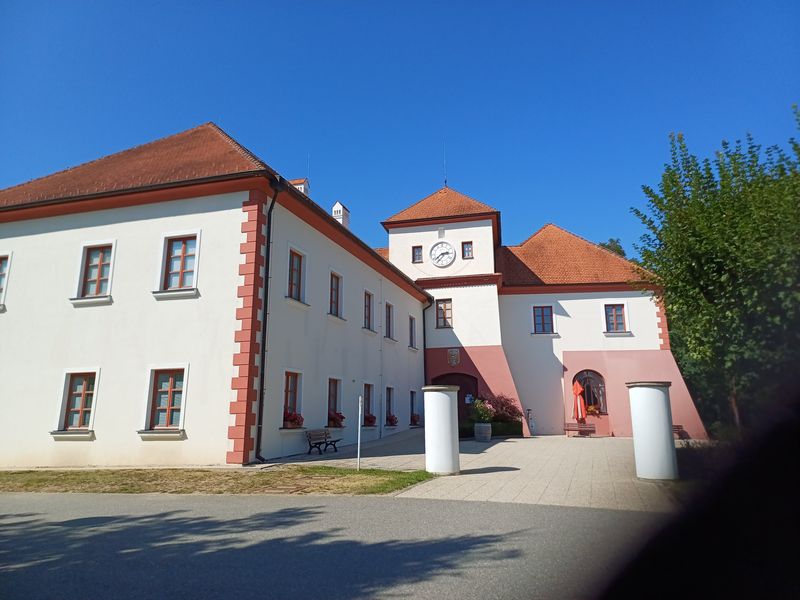 Zámeček Vysoký Hrádek, informační centrum Jaderné elektrárny Temelín. Foto: Anna Petruželková