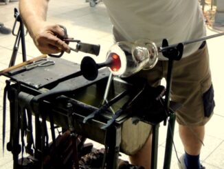 Sklářská huť Svoboda. Zdroj: Sklárna Svoboda