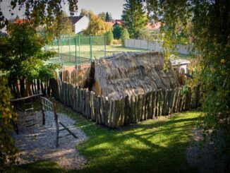 Keltské oppidum jako dětské hřiště. Zdroj foto: obec Dobšice