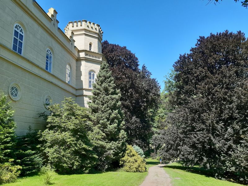 Zahrada u zámku Chyše. Foto: Anna Petruželková