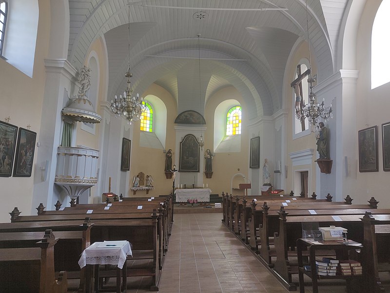 Interiér kostela sv. Petra z Alkantary v Karviné. Autor: Michał Bulsa. Zdroj: Creative Commons BY-SA 4.0