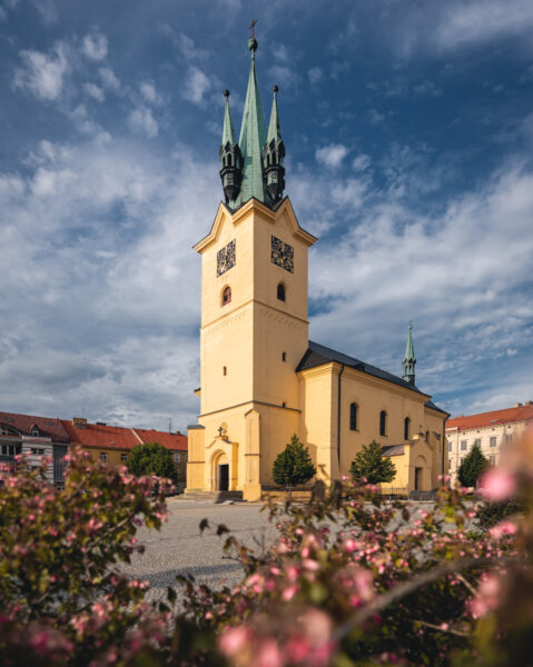 Příbram: Kostel svatého Jakuba na náměstí T.G.Masaryka. Zdroj foto: Poznejpribram.cz 