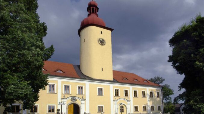 Hrad a zámek Stráž nad Nežárkou