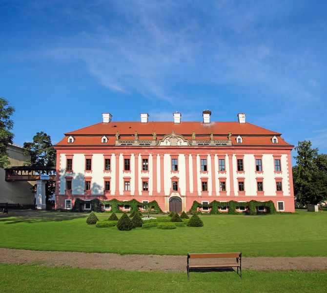 Zámek v Kuníně patří k nejcennějším barokním zámkům v rámci celé severní Moravy a Slezska. Zdroj: Shutterstock.com/Pecold
