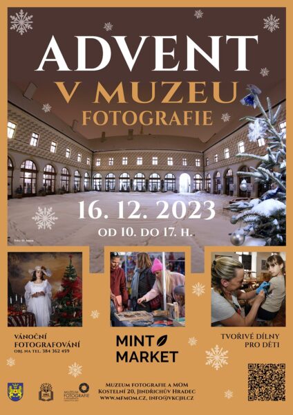 Vánoční fotografování v ateliéru Muzea fotografie. Zdroj: Muzeum fotografie a moderních obrazových médií. Poskytl: Bc. Martin Šole.