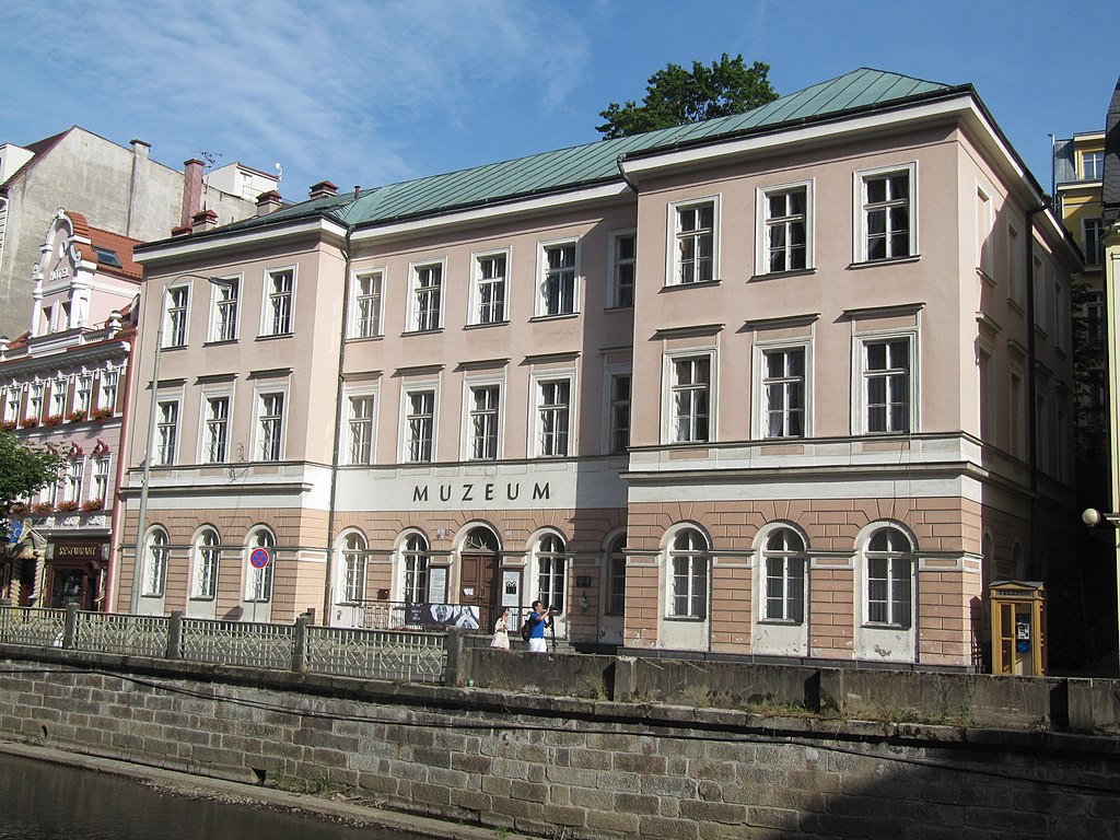 Karlovy Vary. Městský dům - muzeum. Zdroj: Palickap. CC BY-SA 3.0