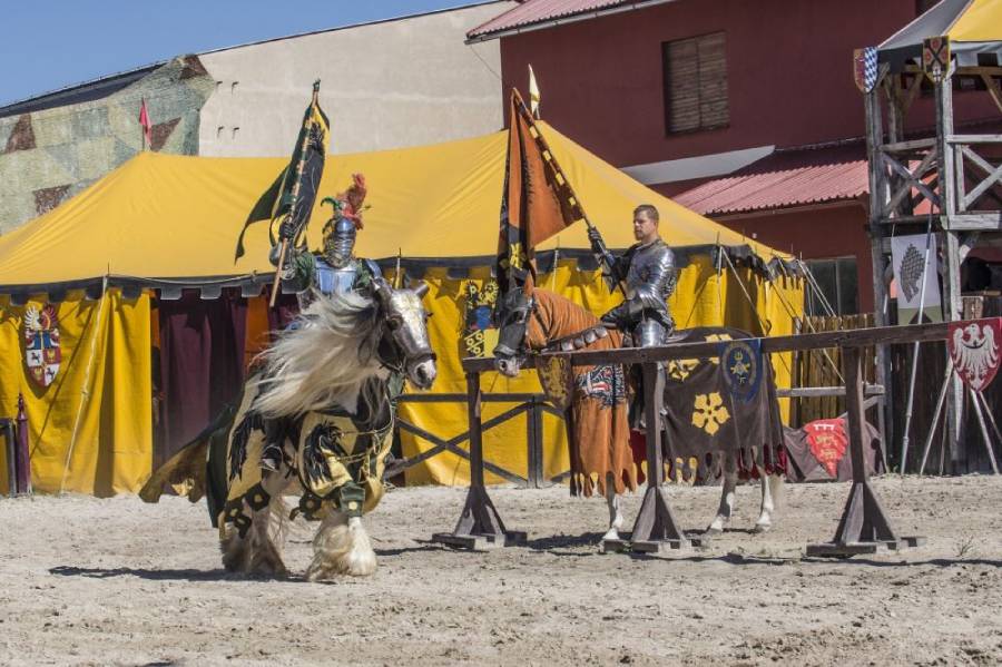 Rytířské turnaje na zámku v Dětenicích