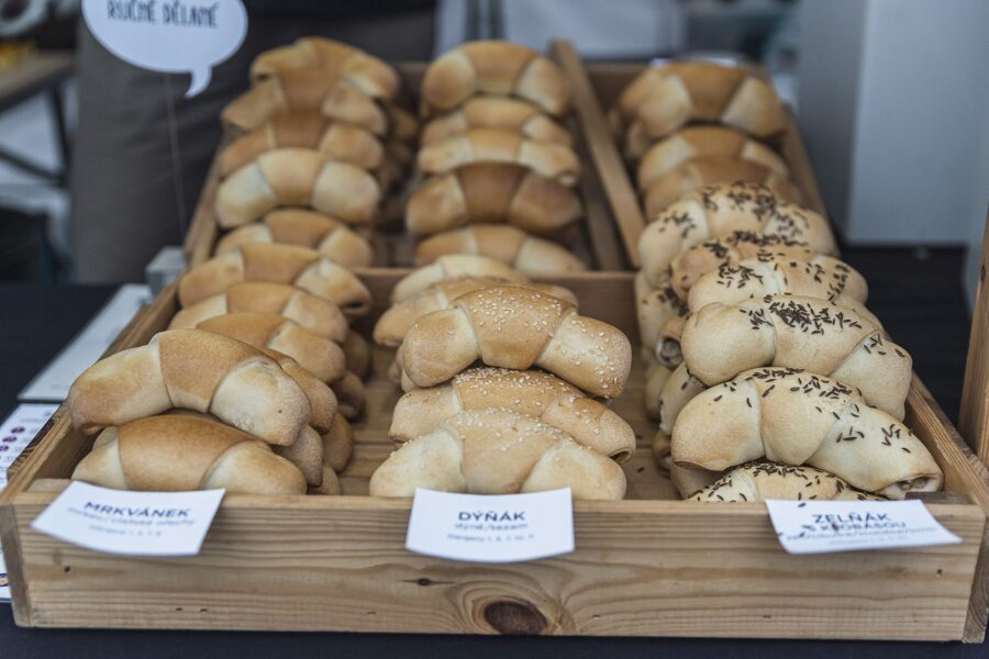Křupavé rohlíčky na Smíchovské Náplavce. Zdroj: Food Event s.r.o.