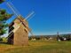 Dřevěný větrný mlýn v Cholticích u Opavy, je chráněnou technickou památkou. Zdroj. Shutterstock.com/phortun