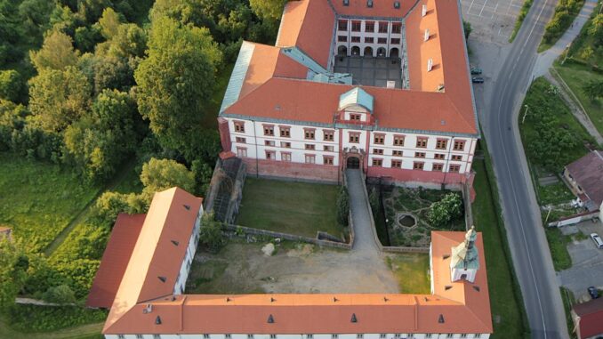 Zámek Zákupy má otevřeno celoročně. Autor: Zdeněk Fiedler. CC BY-SA 3.0