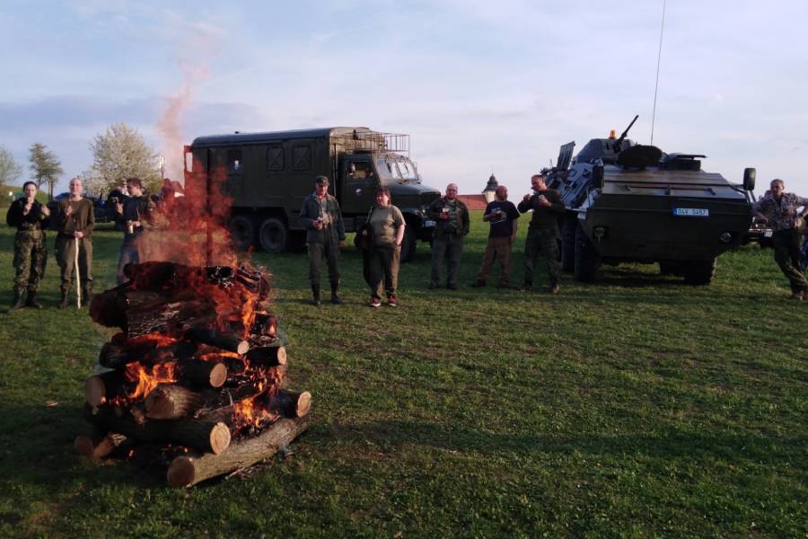 Pálení čarodějnic u Pozorovatelny CO