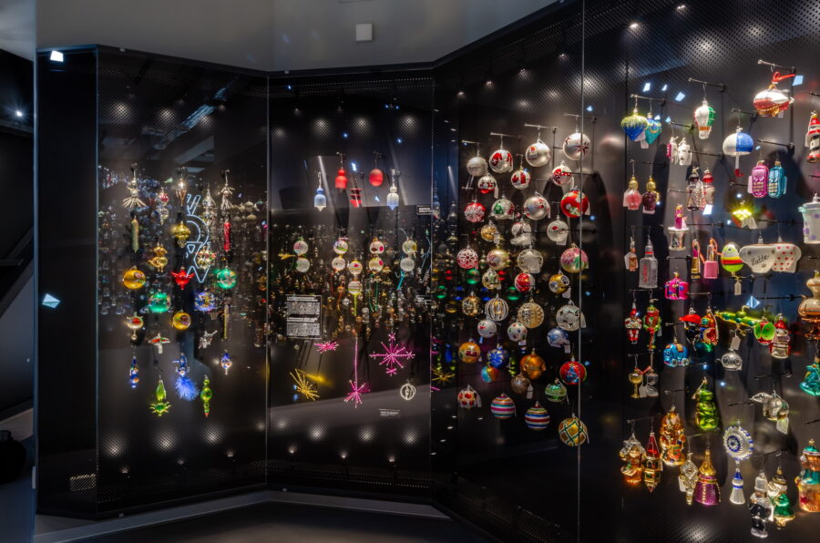 Instalace v expozici WOW, mezinárodní sympozium vánočních ozdob. Autor: Aleš Kosina.