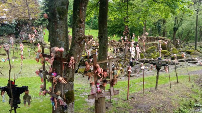 Dům oběšených panenek