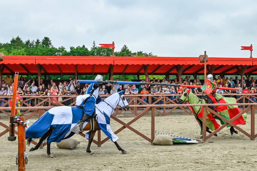 Bouzovský mumraj. Zdroj: Středověké divadlo TRAKEN