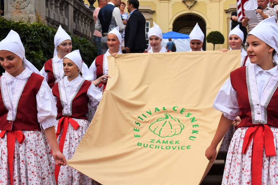 Slavnosti česneku Buchlovice. Zdroj: Folklorní agentura Buchlov