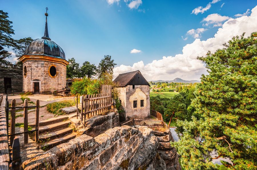 Skalní hrad Sloup v okrese Česká Lípa, Liberecký kraj. Zdroj: Shutterstock.com/zedspider