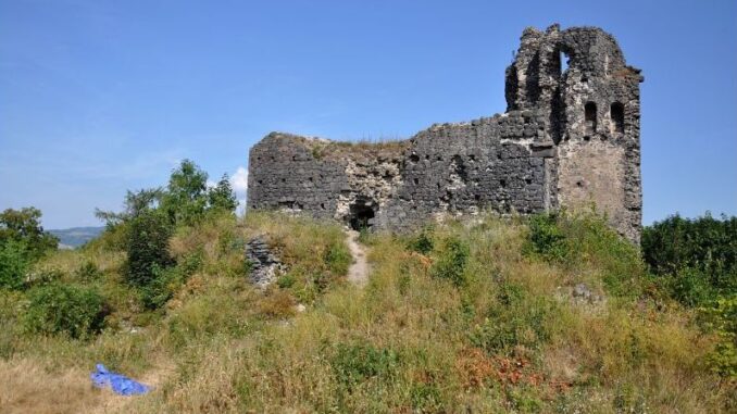 Hrad Šumburk u Klášterce nad Ohří. Foto: Petr Fabian. Zdroj: Hrady-zříceniny.cz