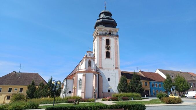 Věž kostela svatého Matěje v Bechyni. Foto: Anna Petruželková