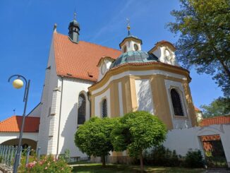 Klášter františkánů s kostelem Nanebevzetí Panny Marie v Bechyni. Foto: Anna Petruželková