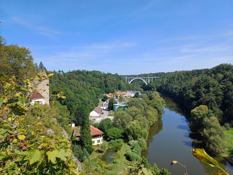 Bechyňská duha, most na řekou Lužnicí. Foto: Anna Petruželková