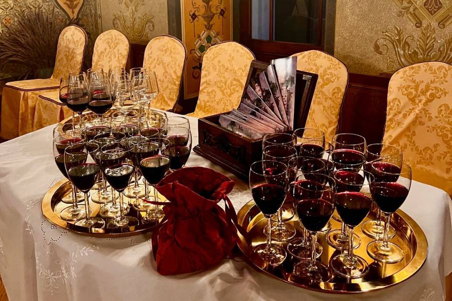 Zámkem s číší vína. Zdroj: Zámecký resort Štáblovice