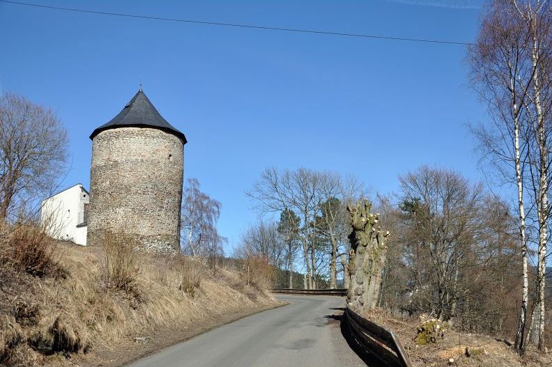 Věž Prachárna. Foto: Petr Fabian. Zdroj: <a href="http://www.hrady-zriceniny.cz">Hrady-zříceniny.cz</a>