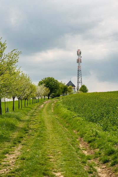 Cesta k rozhledně Na Vodojemu. Foto: Vojtěch Doležal. Zdroj: obec Kunovice v okrese Vsetín