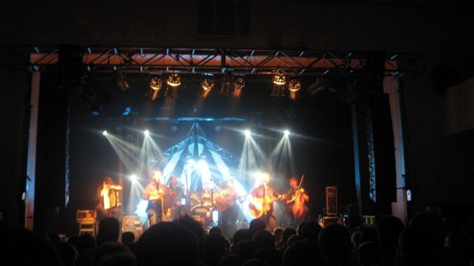 Vánoční koncert skupiny Čechomor v Brně. Zdroj foto: https://commons.wikimedia.org / Dezidor/ CC BY-SA 3.00; upravena velikost