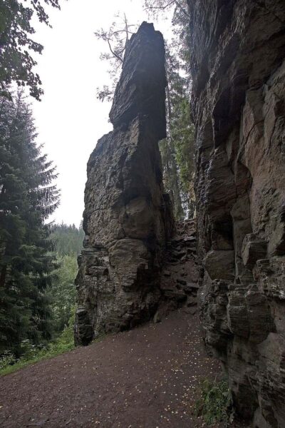 Hamerský vycházkový okruh Rozštípená skála