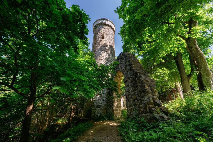 Rozhledna Hamelika u Mariánských Lázní. Zdroj: Shutterstock.com/2313371559/Jiri Vanicek