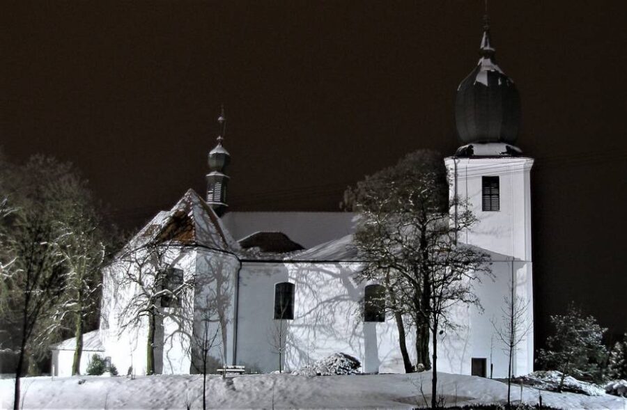Kostel Povýšení sv. Kříže ve Starém Rožmitále. Zdroj: Starý Rožmitál / staryrozmital.cz