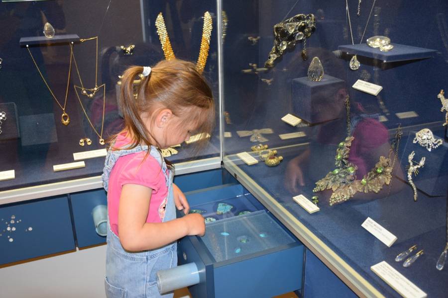 Program pro děti v jabloneckém muzeu. Zdroj: Muzeum skla a bižuterie v Jablonci nad Nisou