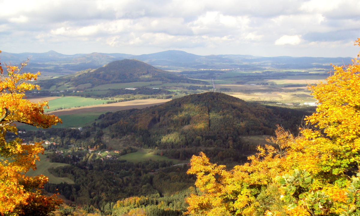 Výhledy z Ralska. Zdroj: Zákupák, volné dílo