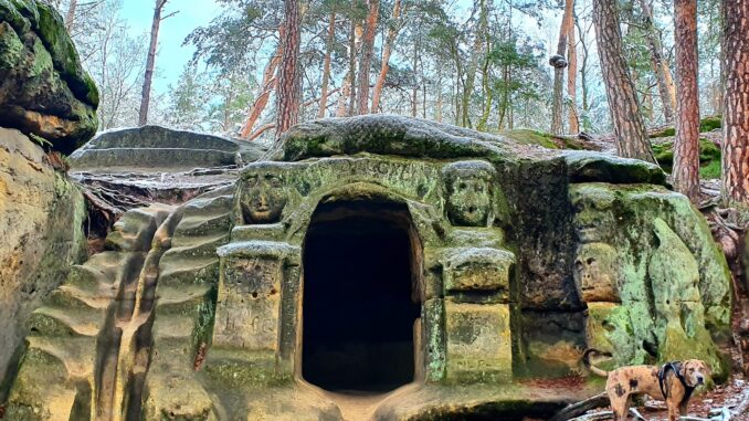 Jeskyně U Ještěra